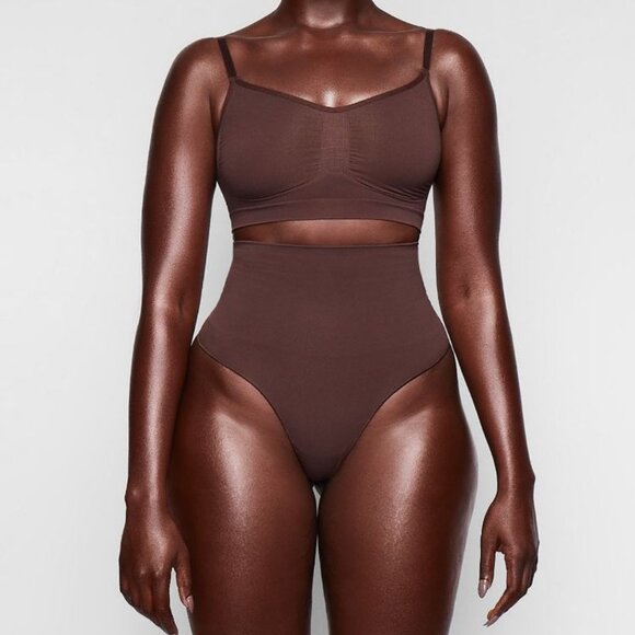 Skims Seamless Sculpt Bralette - Picture 2 of 4